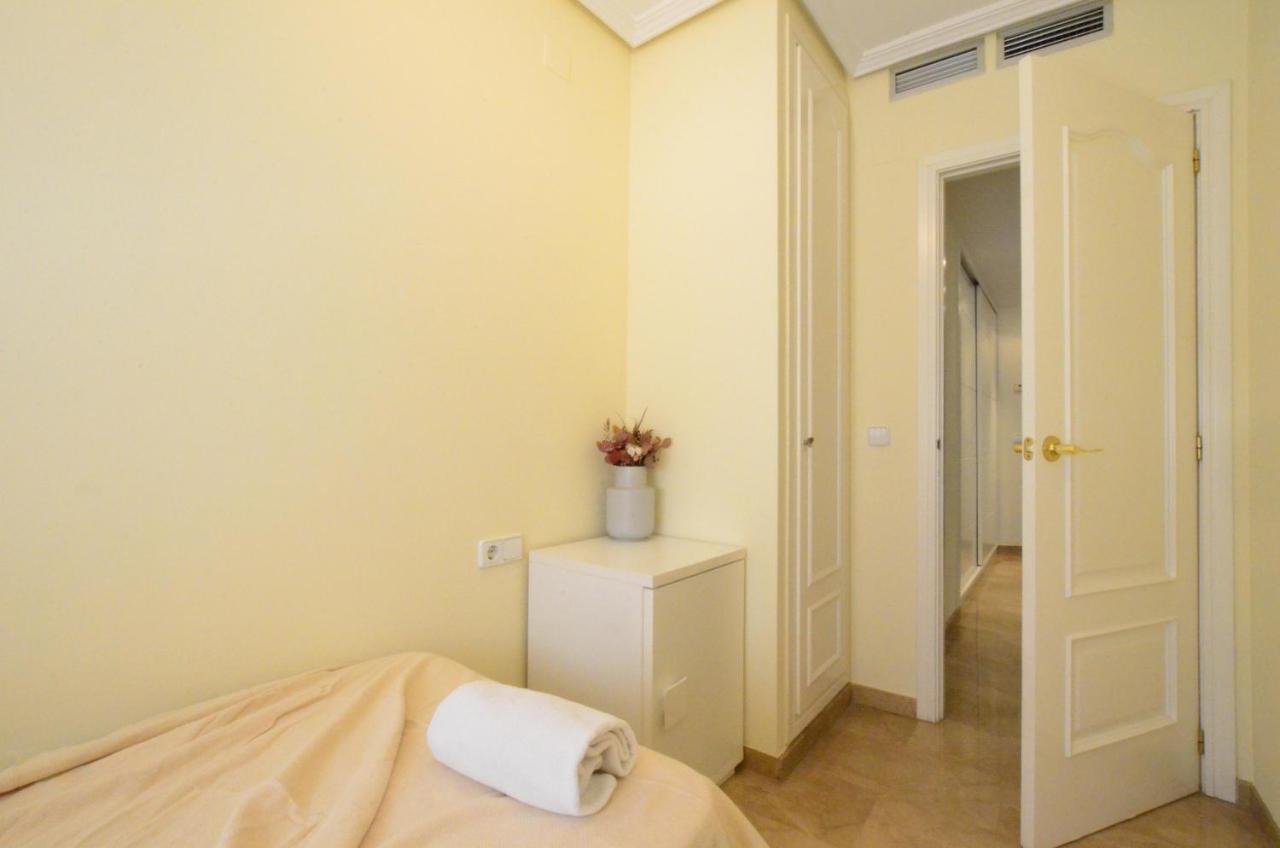 City Center Apartment Valenza Esterno foto