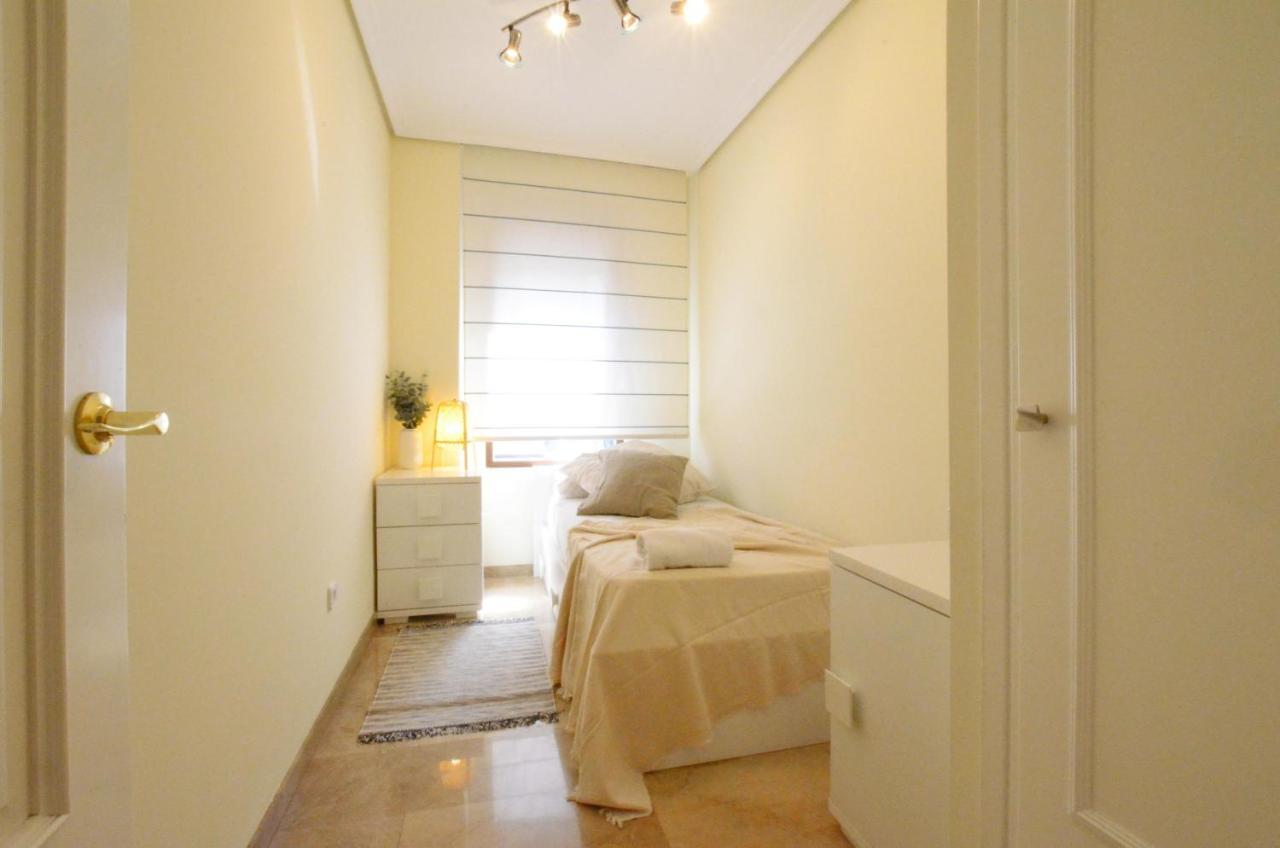 City Center Apartment Valenza Esterno foto